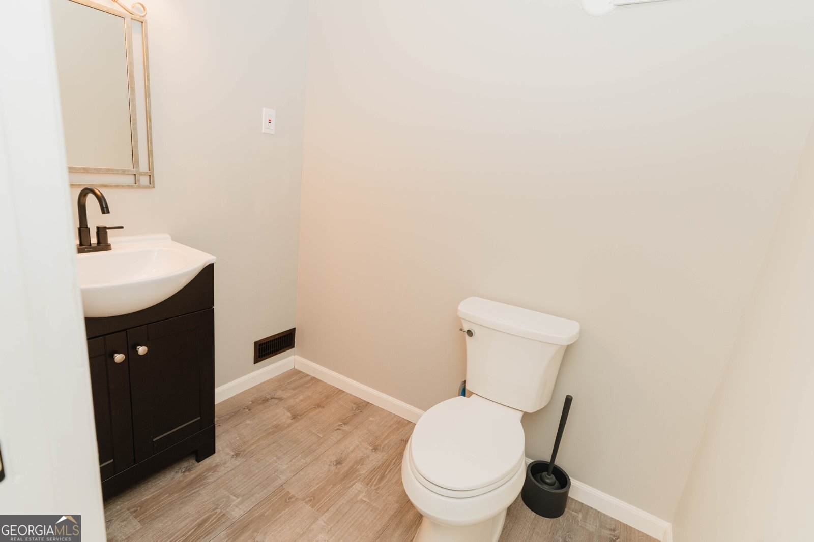 6801 Creekwood Drive Douglasville - 53