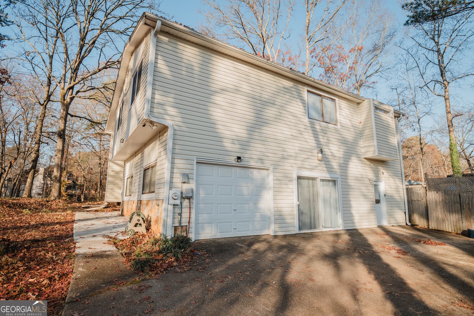 6801 Creekwood Drive Douglasville - 6