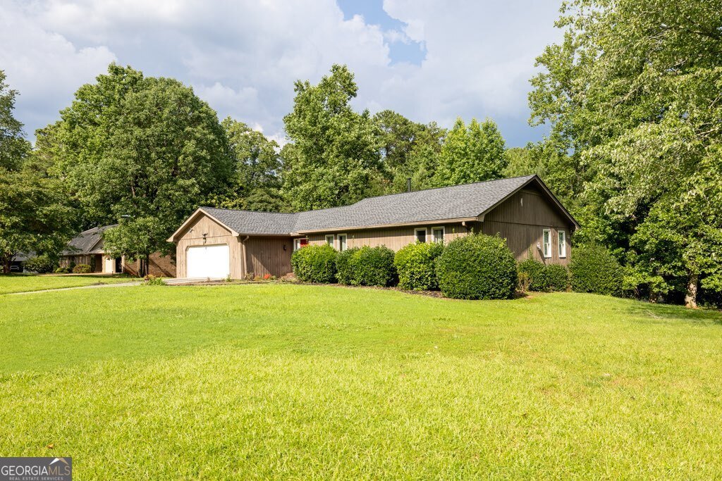 1382 Huntingford Drive Marietta - 3