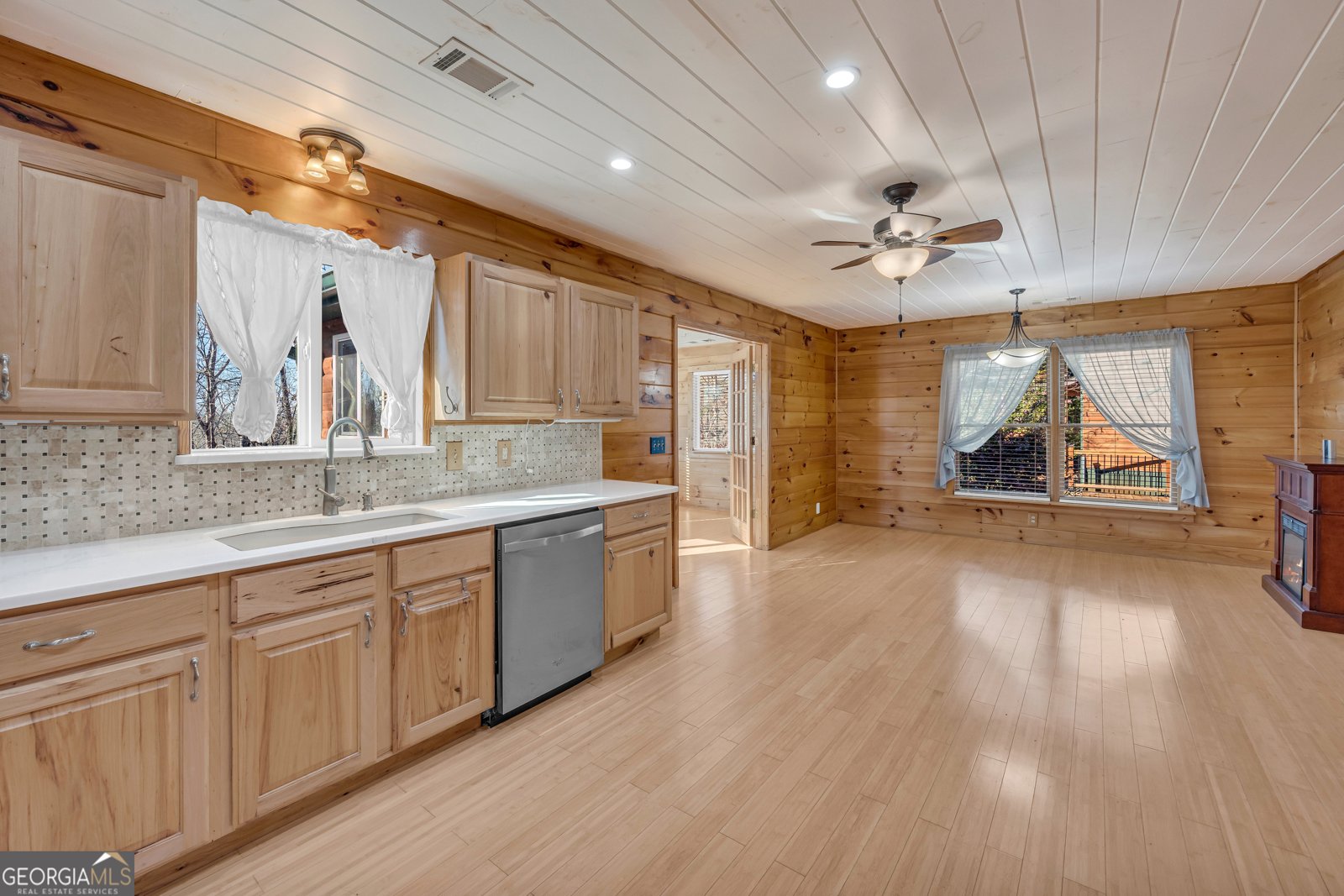 215 Stonehedge Drive Clarkesville - 22