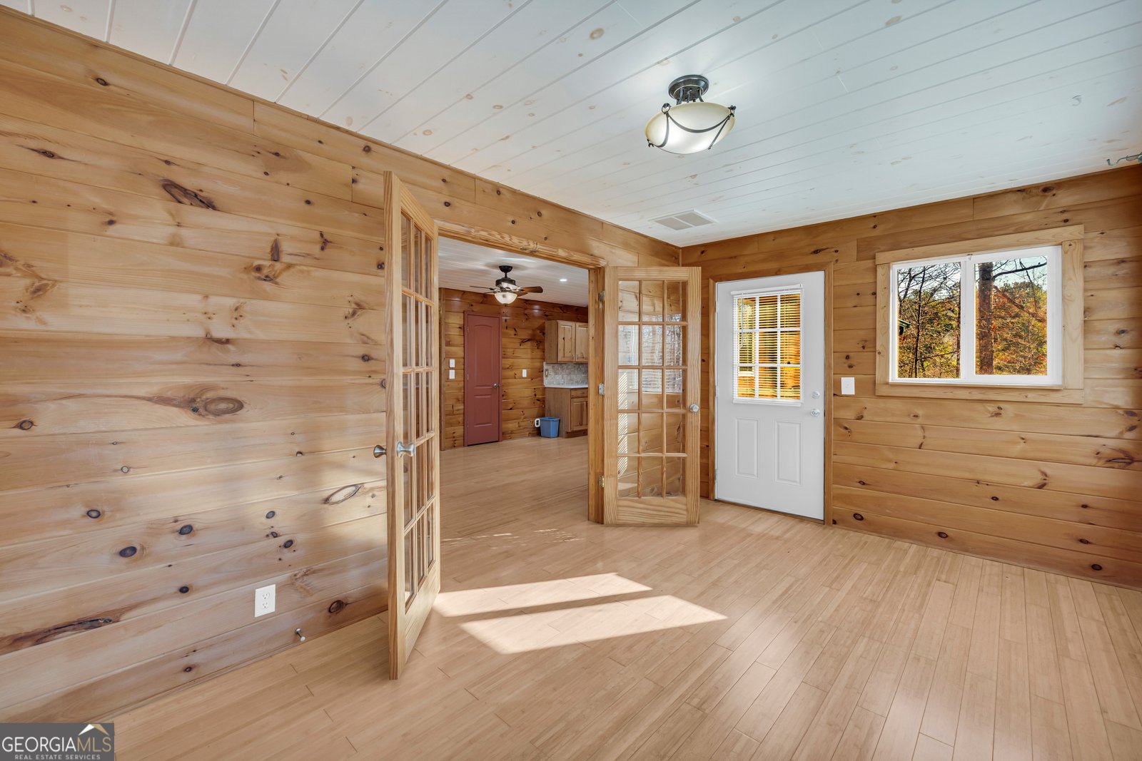 215 Stonehedge Drive Clarkesville - 29