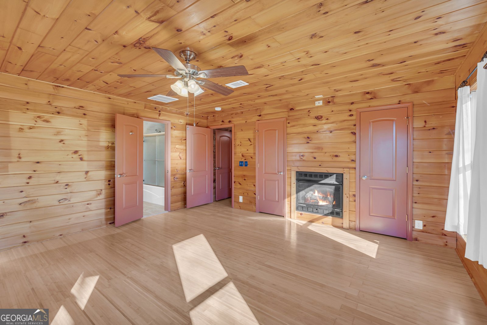 215 Stonehedge Drive Clarkesville - 33