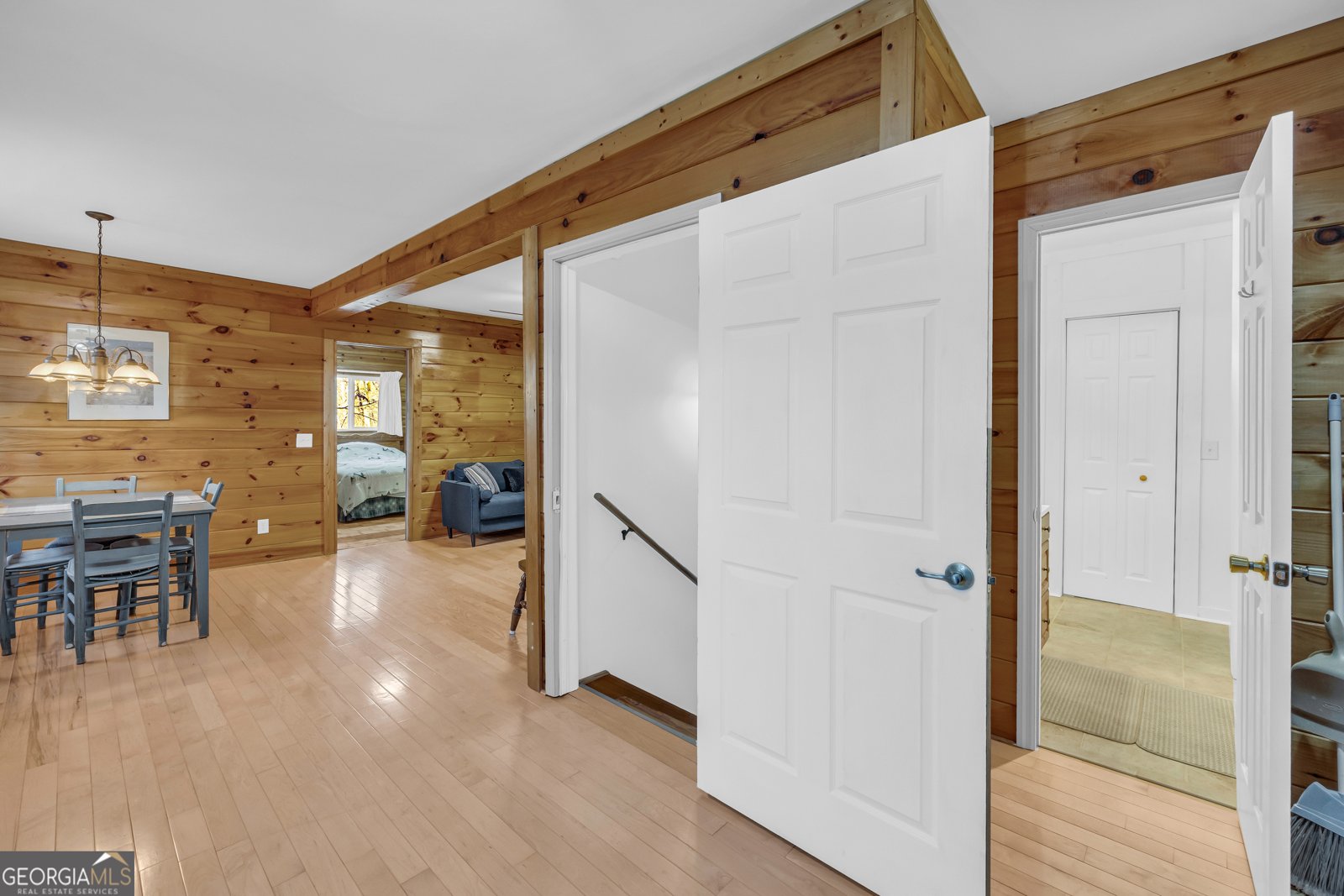 215 Stonehedge Drive Clarkesville - 54