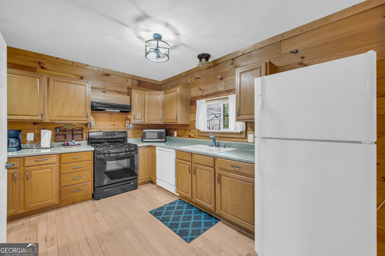 215 Stonehedge Drive Clarkesville - 55