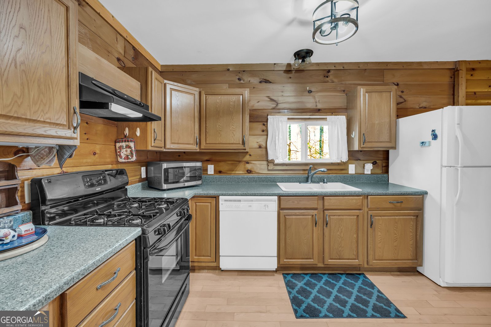 215 Stonehedge Drive Clarkesville - 57