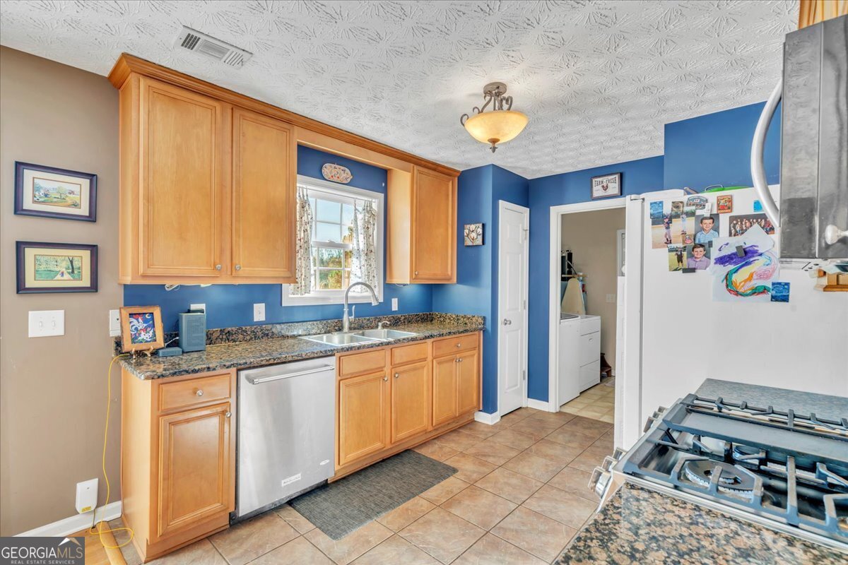 406 Horseshoe Bend Road Montezuma - 16