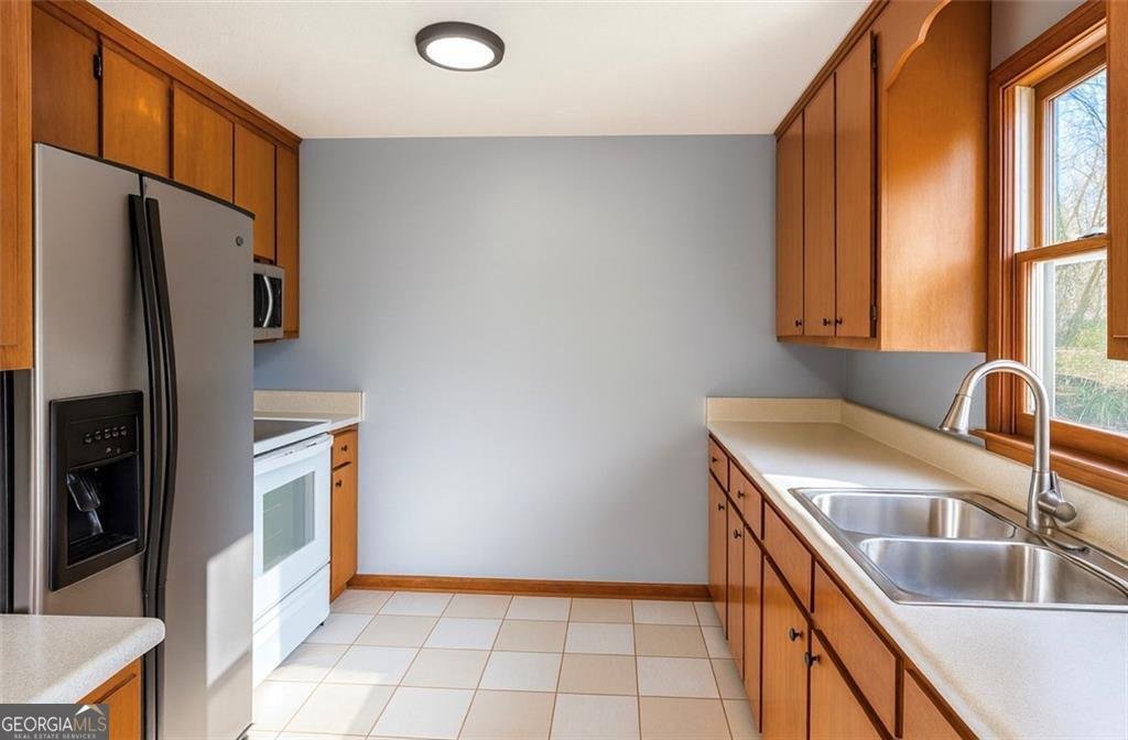 221 Harlee Lane Lawrenceville - 18