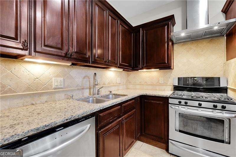 8155 Saint Marlo Country Club Parkway Duluth - 54