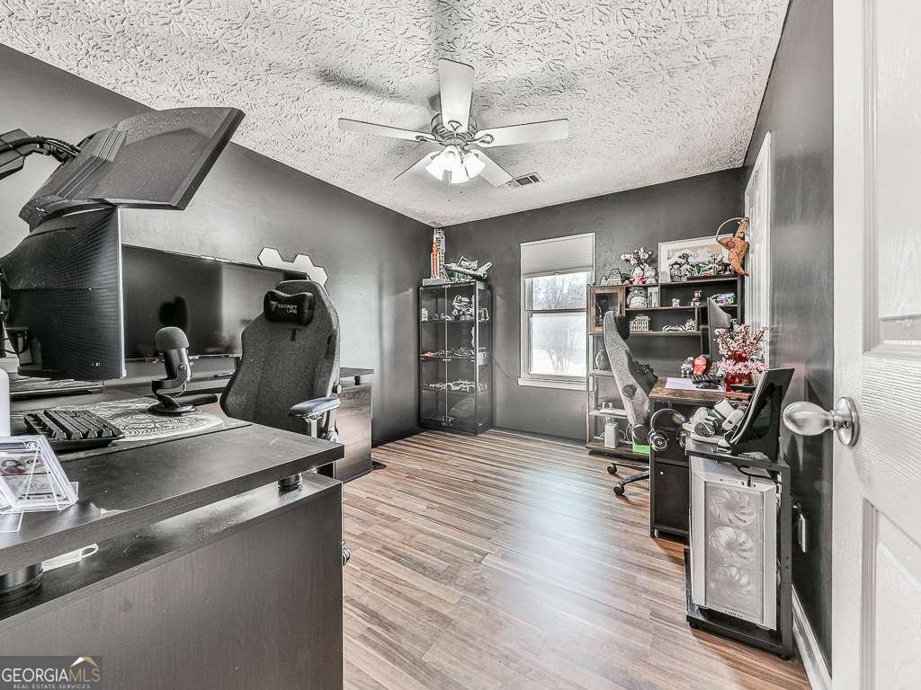 606 Bluff Drive Woodstock - 16