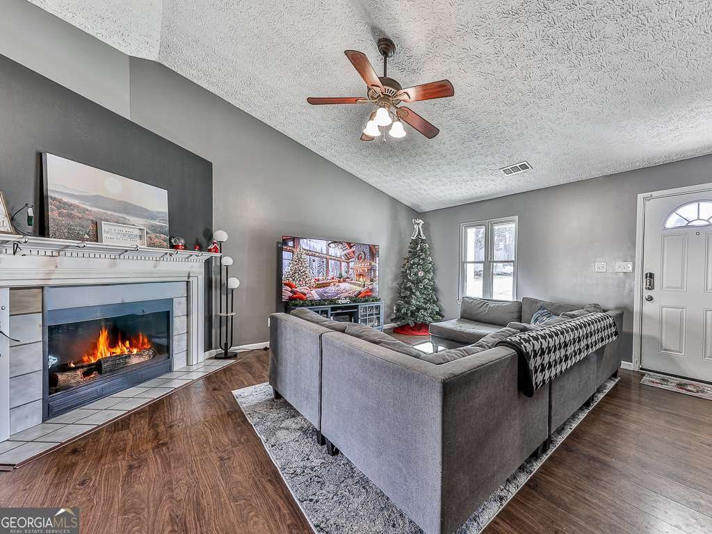 606 Bluff Drive Woodstock - 4