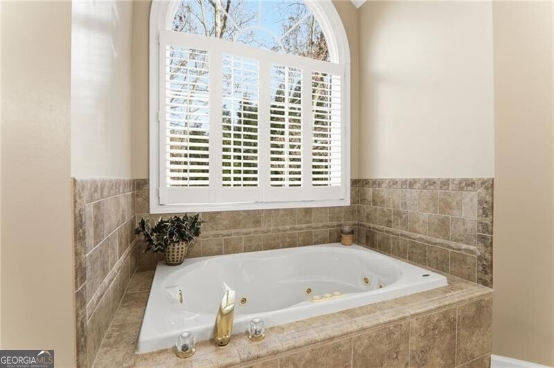 1555 Vine Leaf Drive Powder Springs - 33