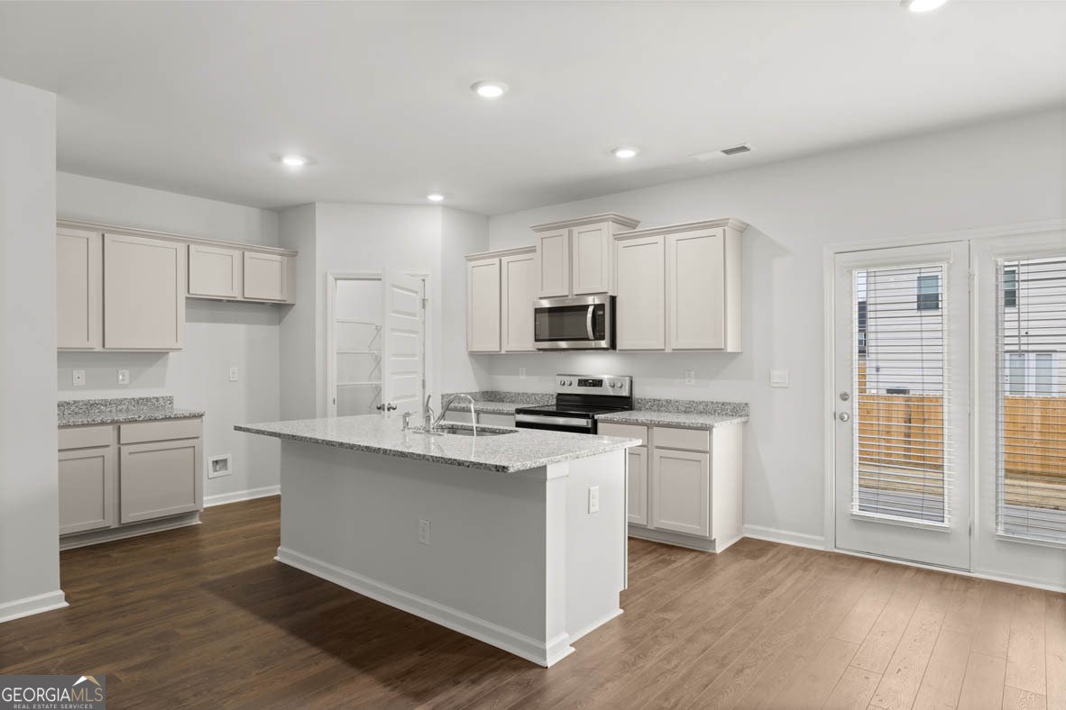 265 Sound Circle Stockbridge - 11