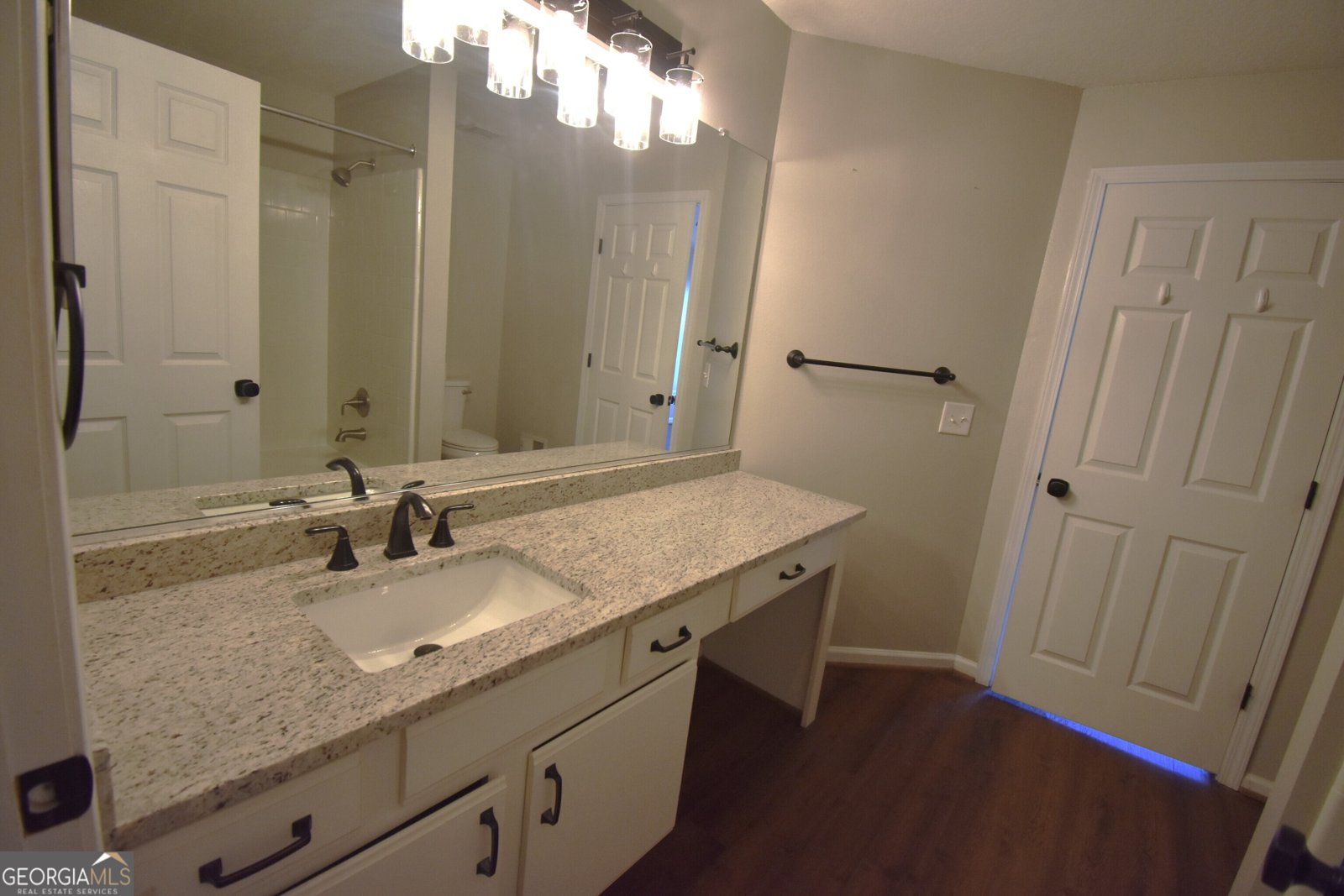 1575 Ridenour Parkway Kennesaw - 27