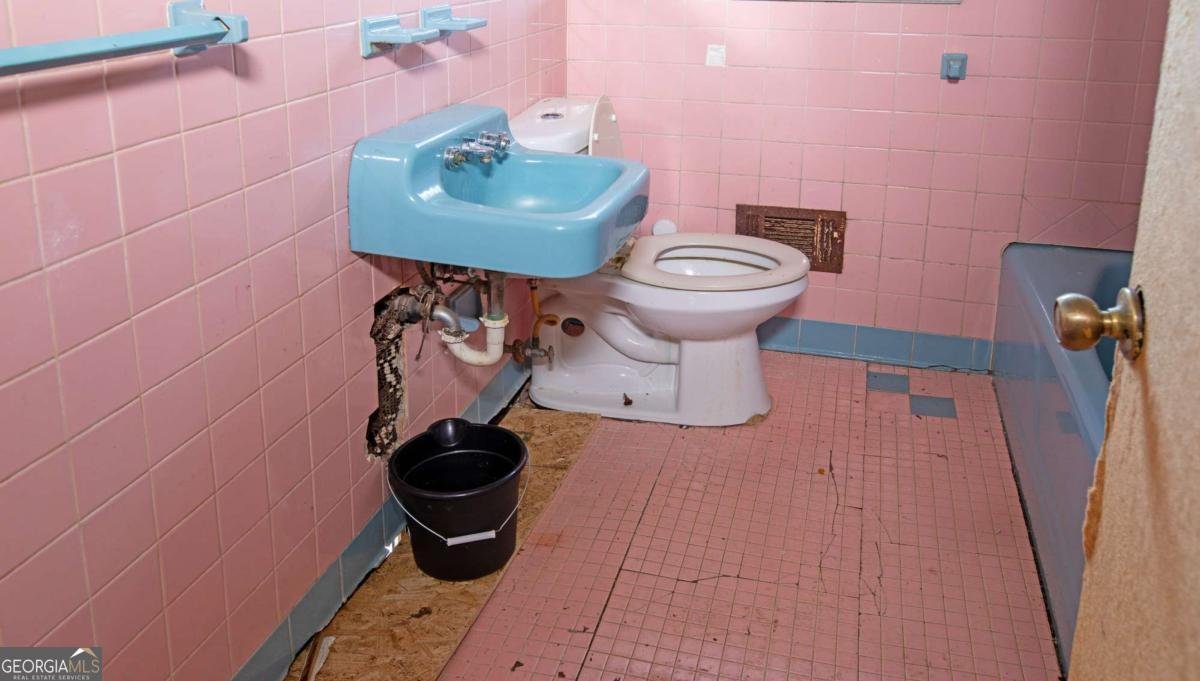 178 Stratford Drive Atlanta - 38