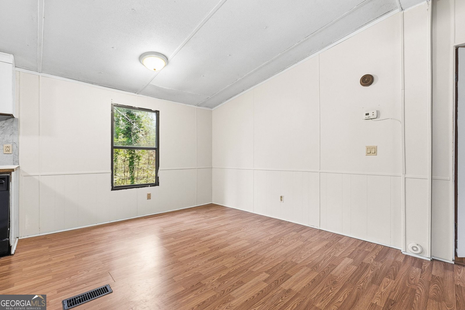 37 Fawn Drive Juliette - 9