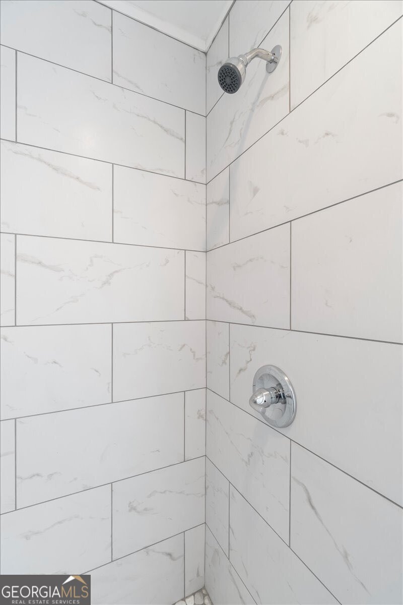 789 Glenn Carrie Road Hull - 13