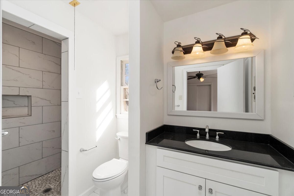 789 Glenn Carrie Road Hull - 2