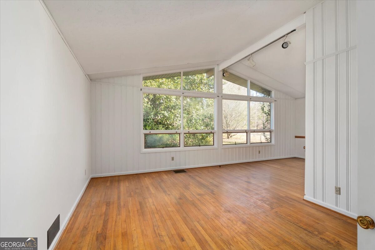 789 Glenn Carrie Road Hull - 4