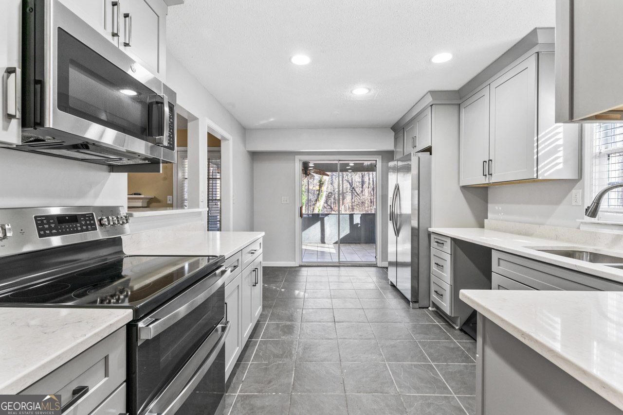 6518 Gray Hawk Way Stone Mountain - 14