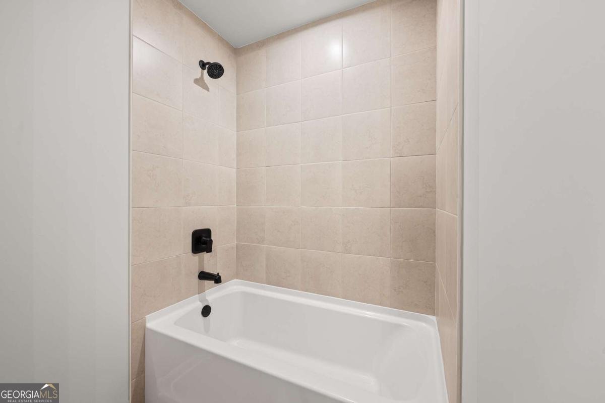 6402 Sycamore Drive Hoschton - 33