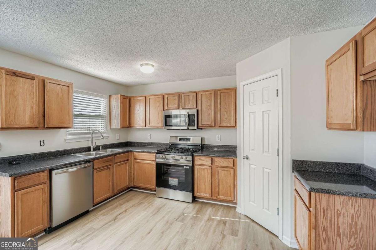 6068 Trotters Circle Fairburn - 10