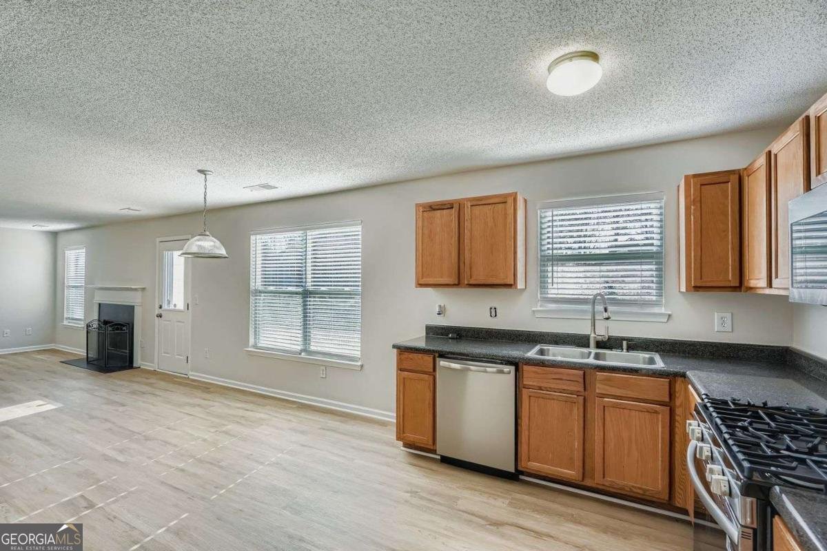 6068 Trotters Circle Fairburn - 12