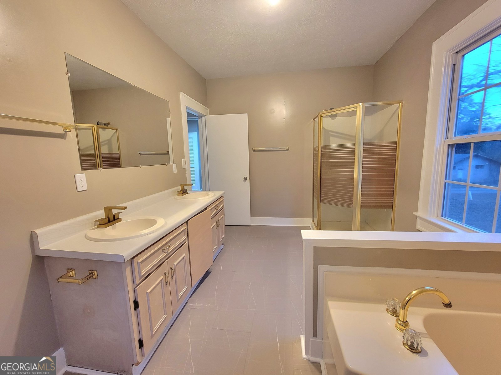 202 Railroad Street Valley - 15