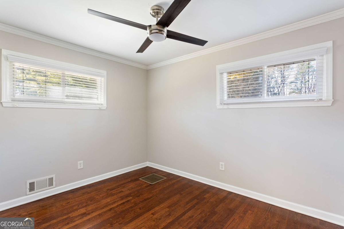 2316 Elmwood Drive Atlanta - 24