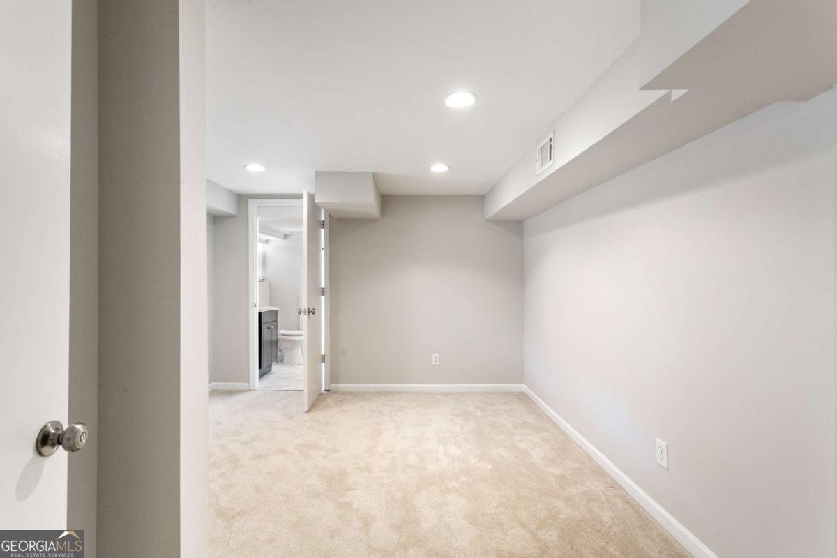 2316 Elmwood Drive Atlanta - 33