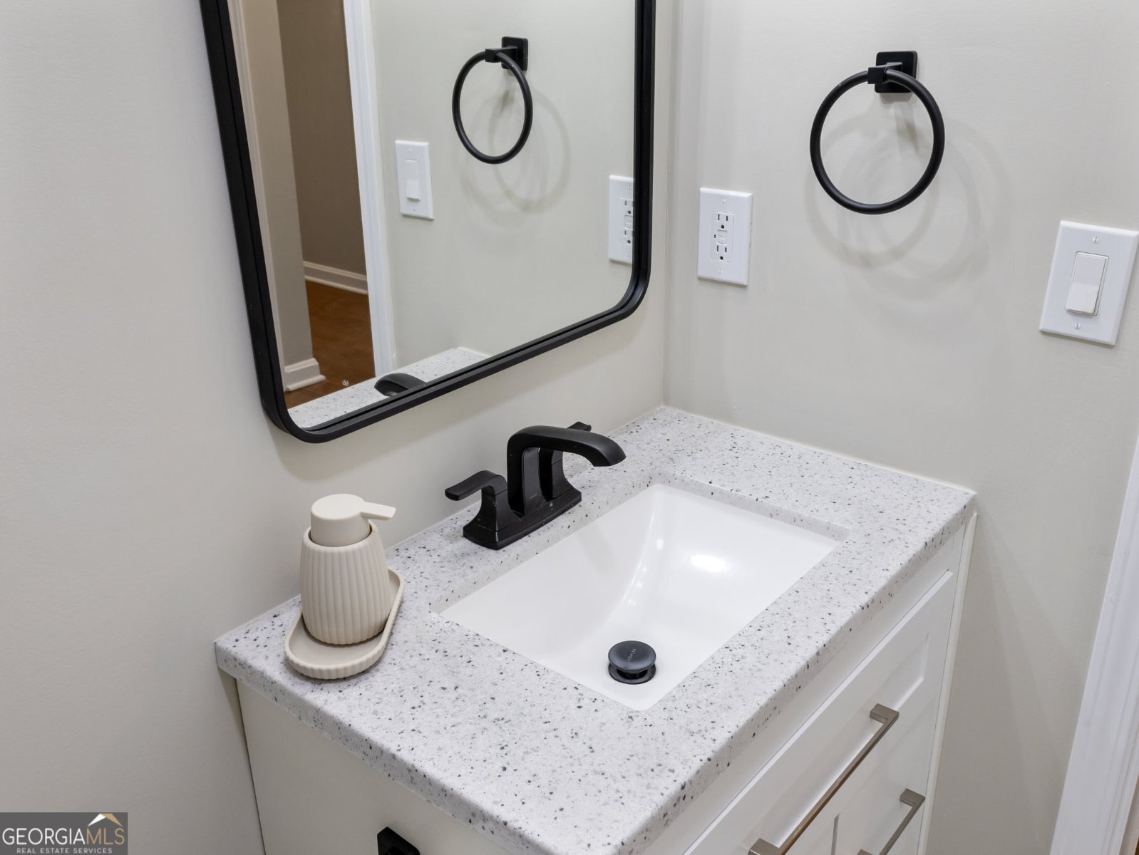 11 Cecil Drive Marietta - 19