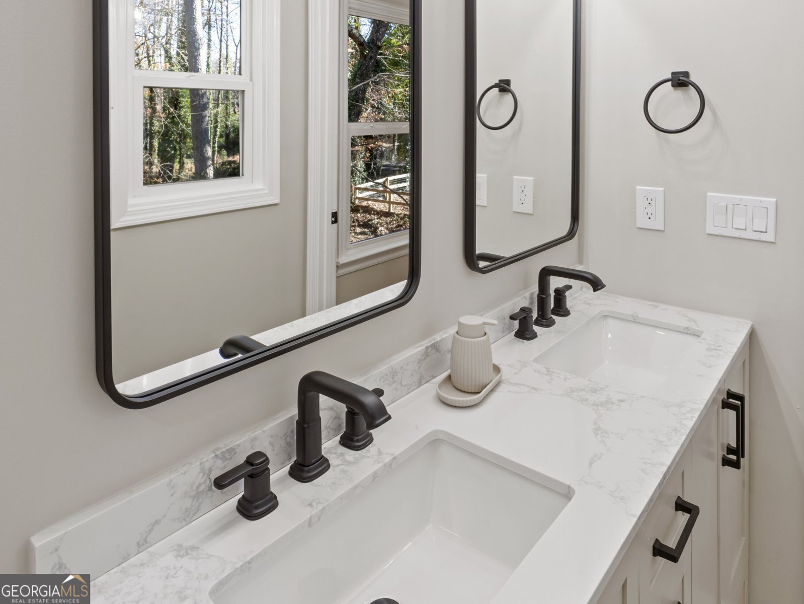 11 Cecil Drive Marietta - 27