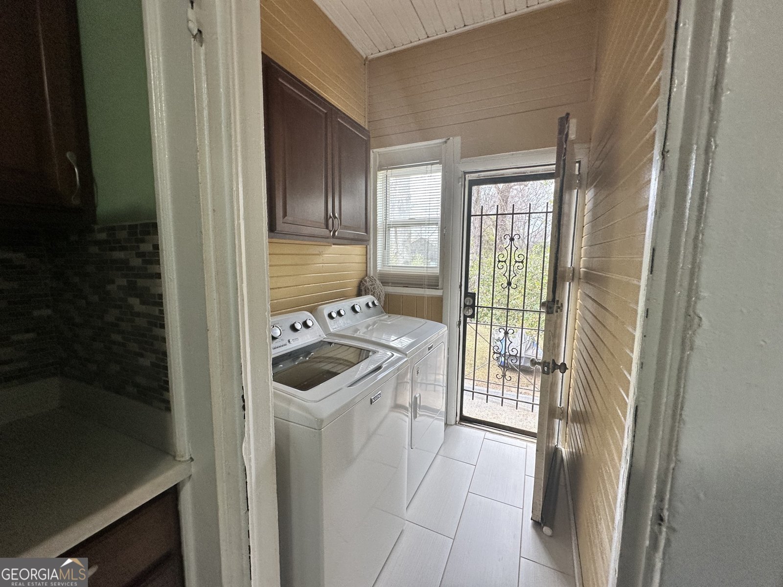 472 PARKWAY Drive Atlanta - 22