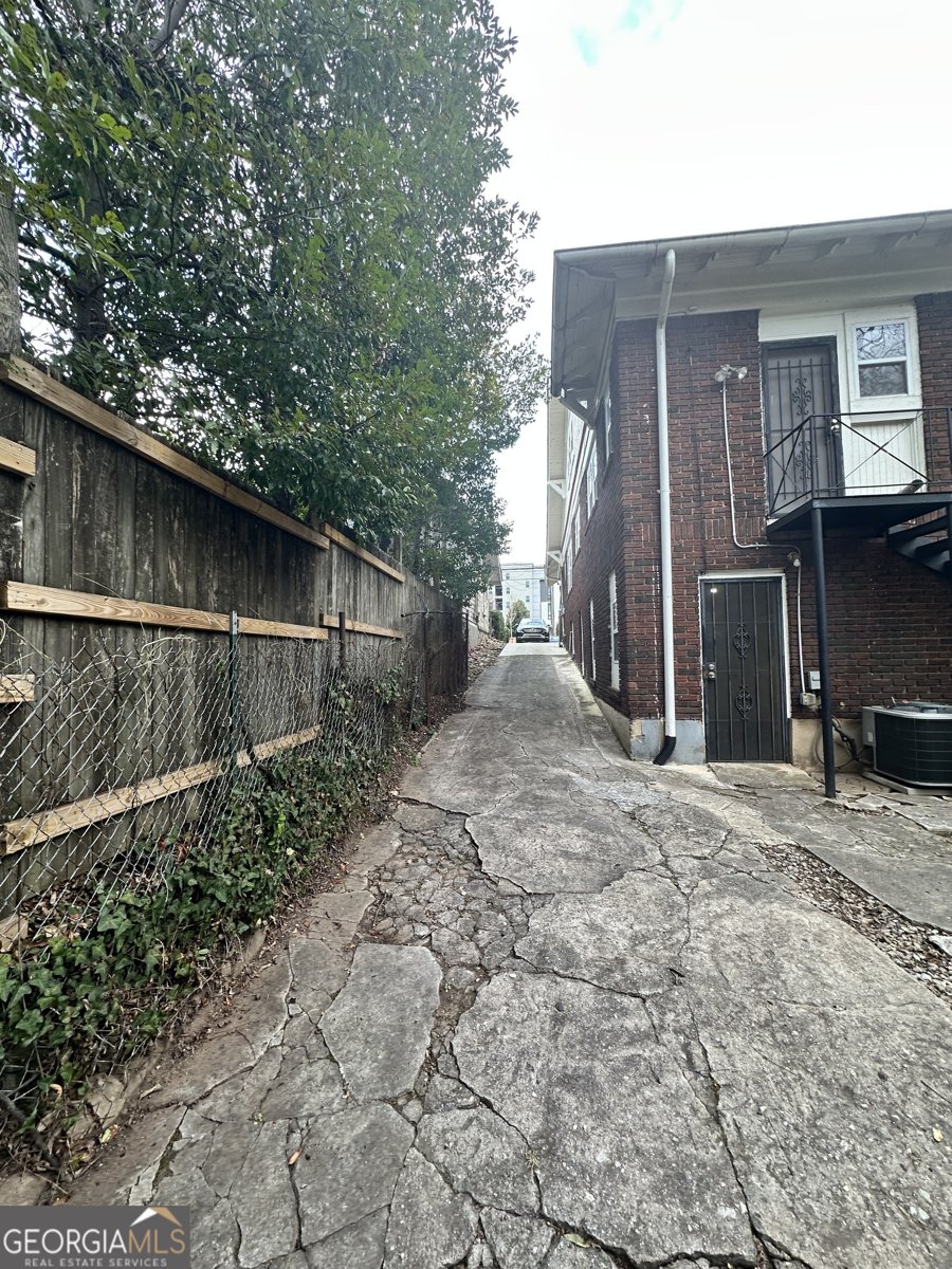 472 PARKWAY Drive Atlanta - 34