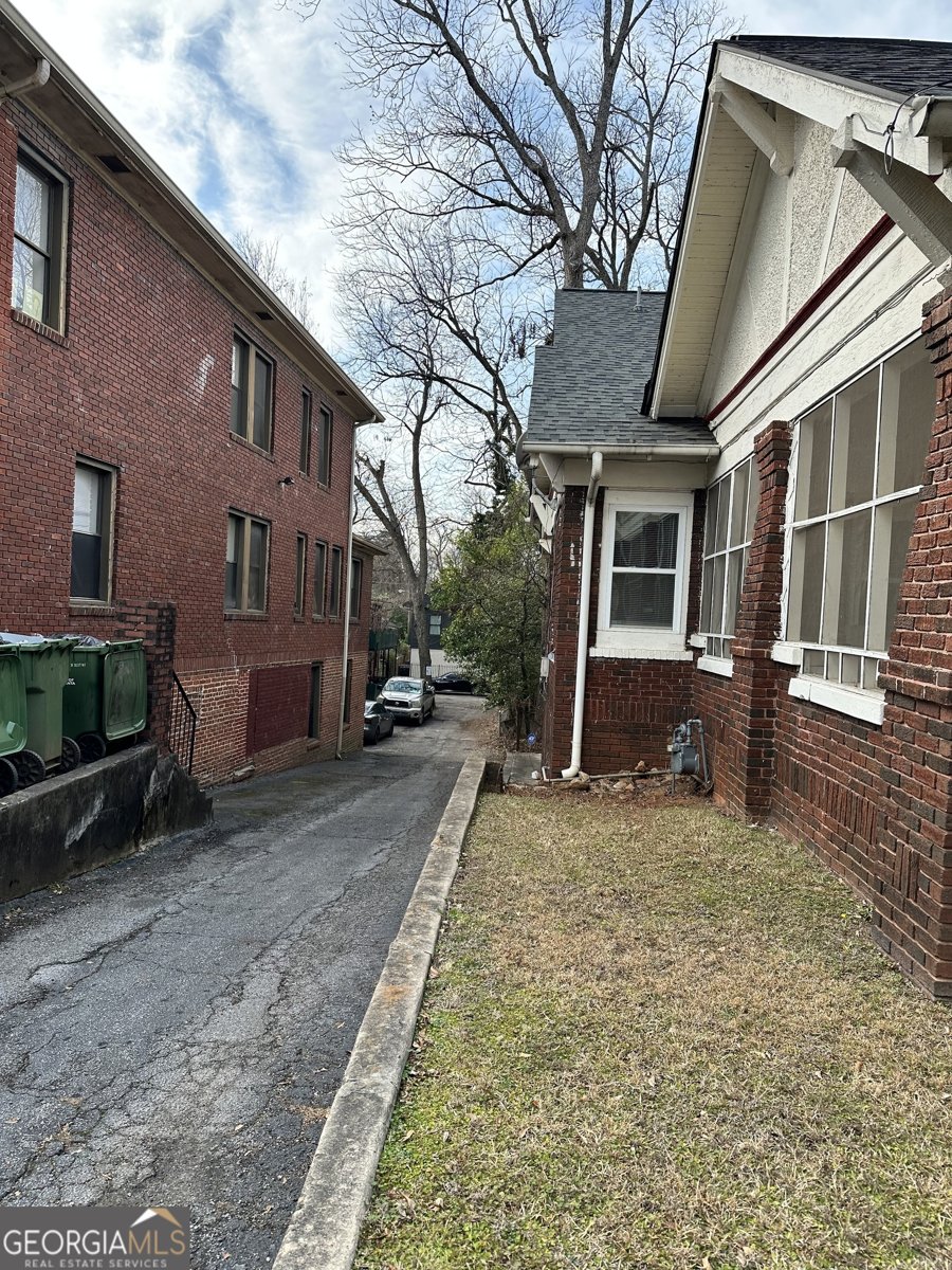 472 PARKWAY Drive Atlanta - 40