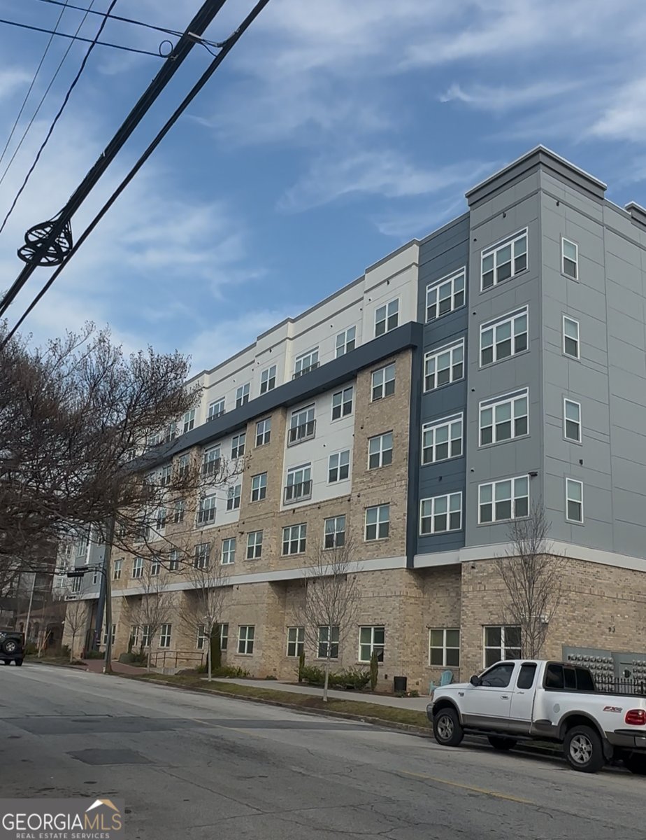 472 PARKWAY Drive Atlanta - 42