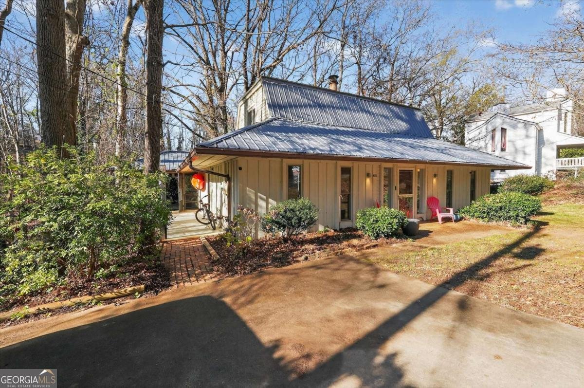 652 Wilshire Place Gainesville - 2