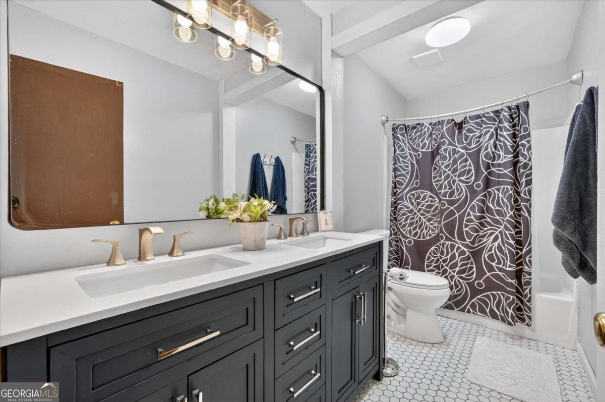 652 Wilshire Place Gainesville - 27