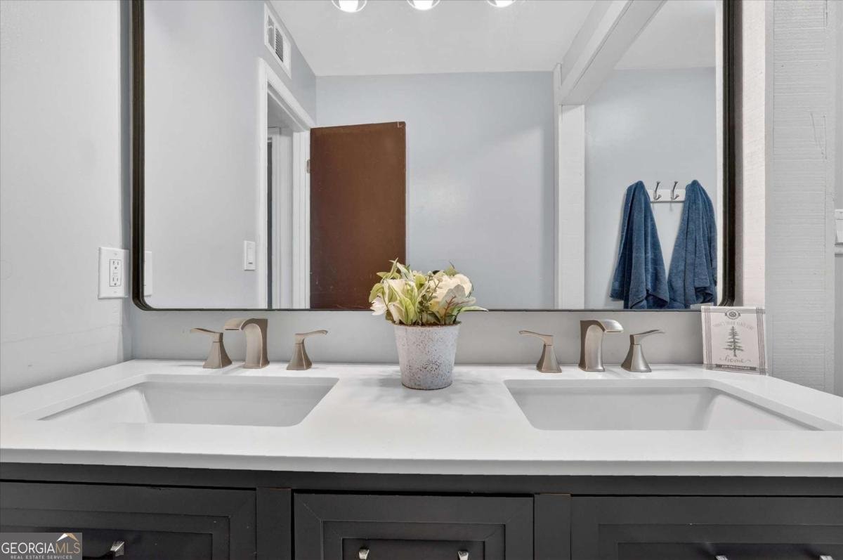 652 Wilshire Place Gainesville - 28