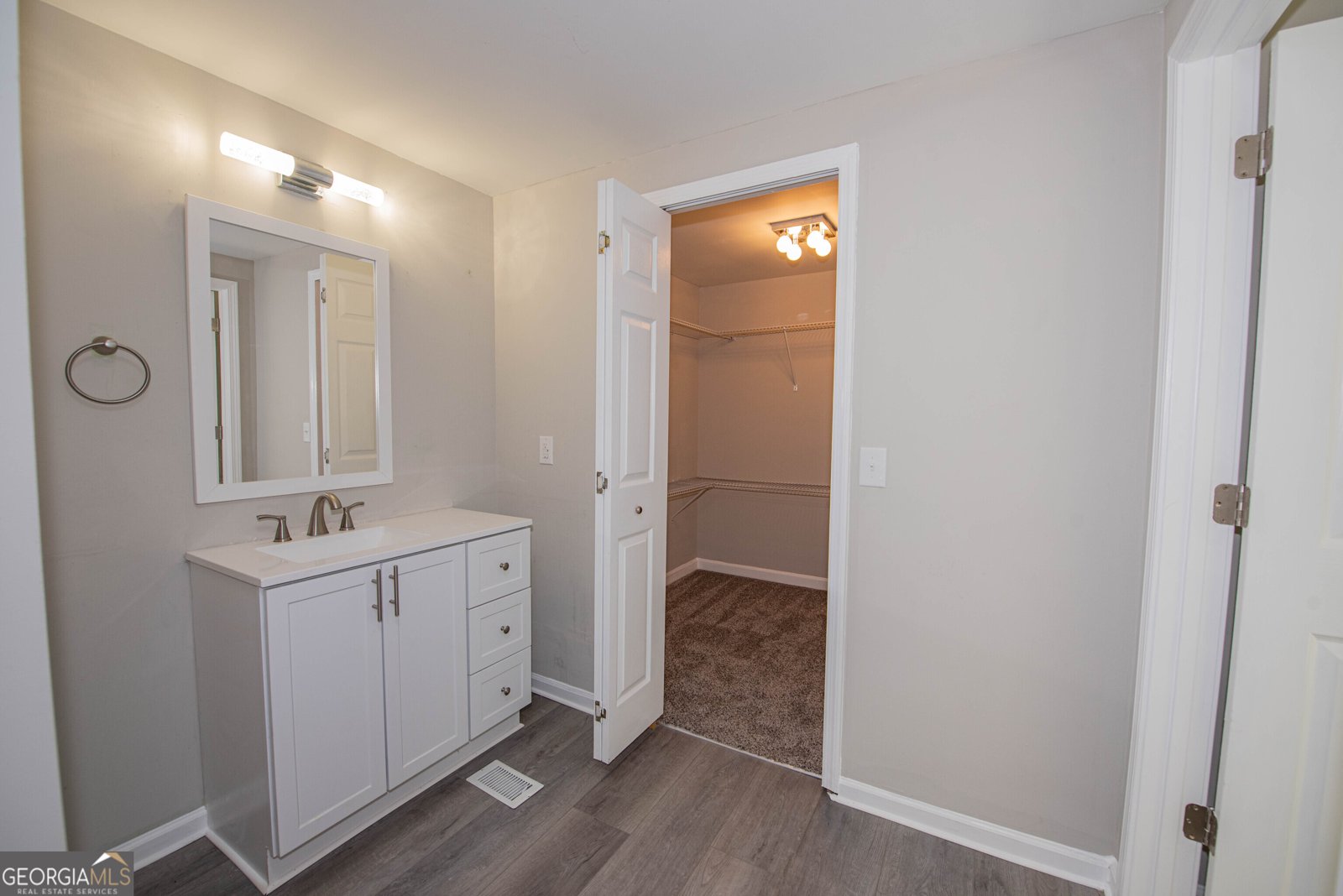 9 Friar Tuck Road Reynolds - 38