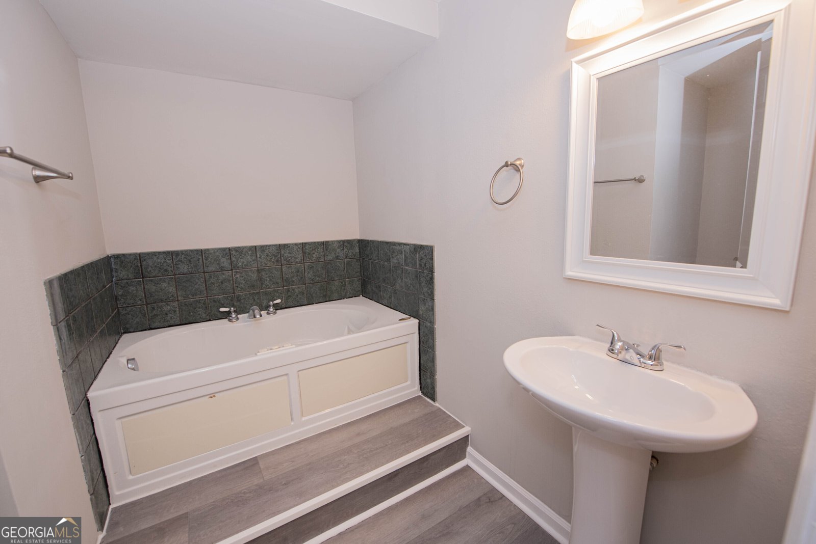 9 Friar Tuck Road Reynolds - 43