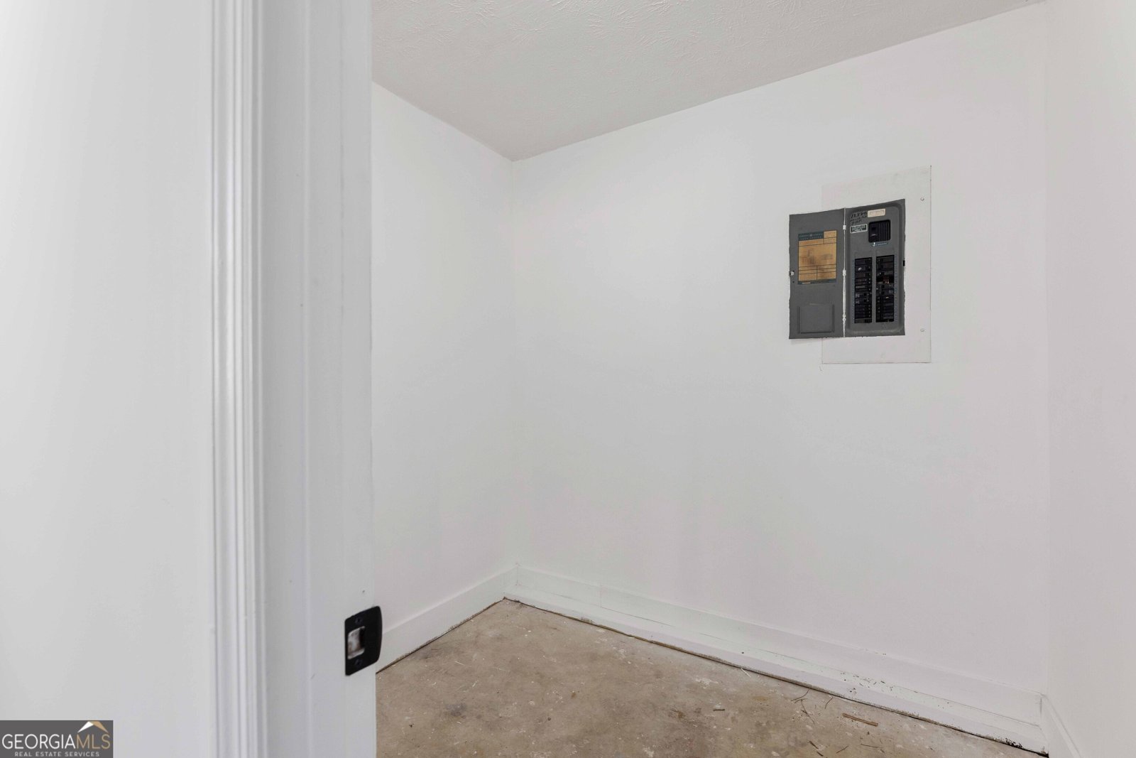 6002 Canterbury Drive Columbus - 25