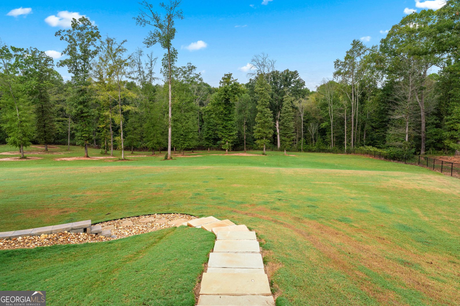 240 Oakwood Drive Commerce - 44