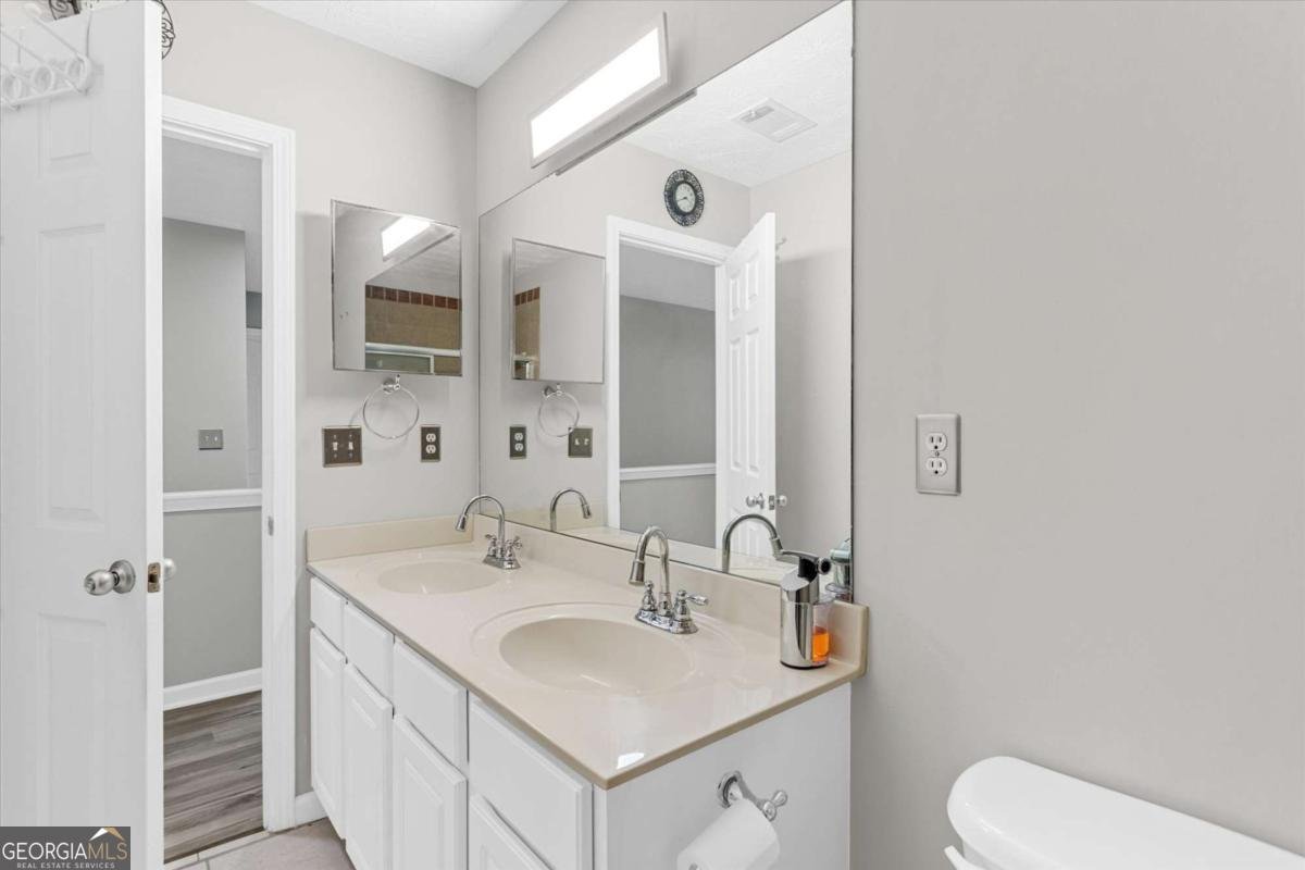 1977 Longmont Drive Lawrenceville - 39