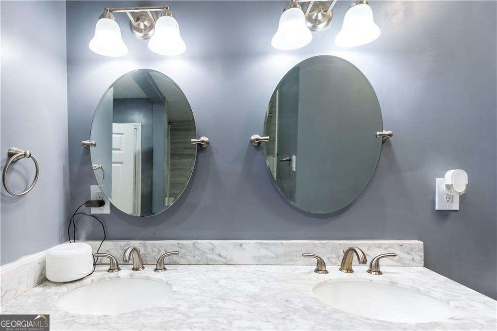 974 Laurelmont Drive Atlanta - 17