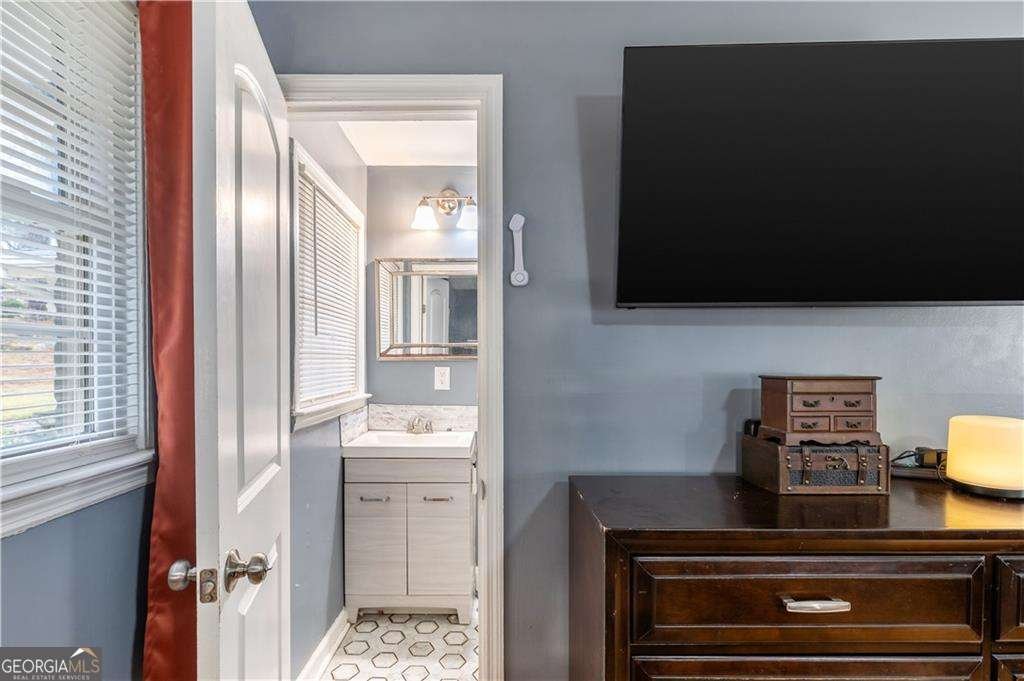 974 Laurelmont Drive Atlanta - 19