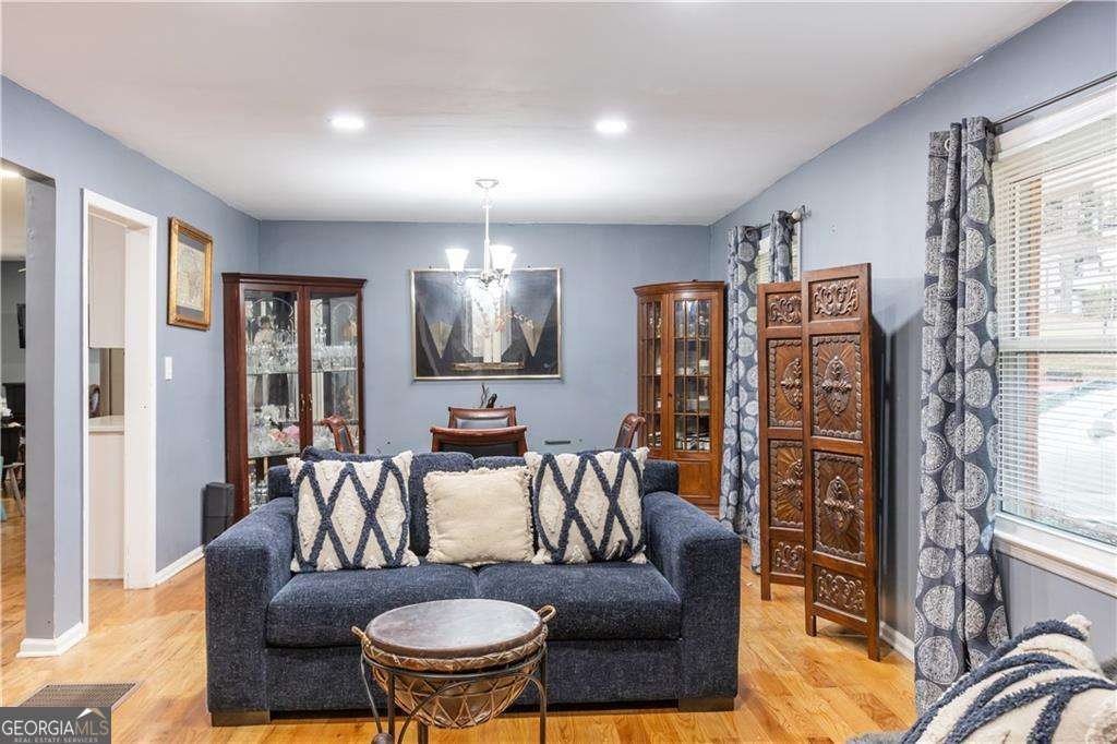 974 Laurelmont Drive Atlanta - 3