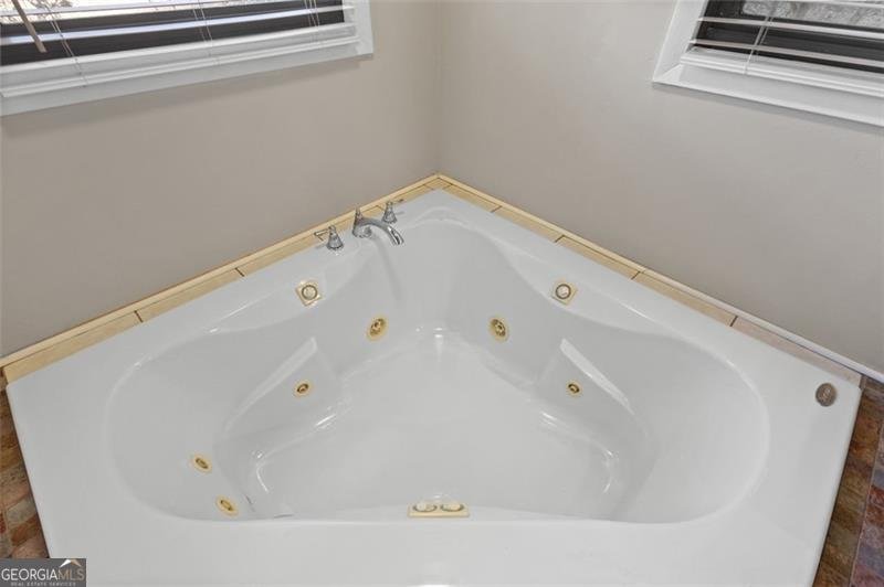 2678 HUMMINGBIRD Duluth - 32