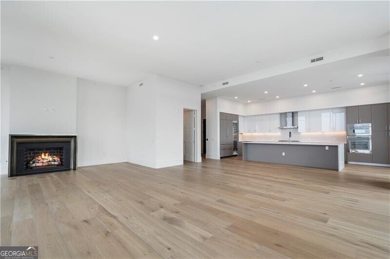 2425 Peachtree Road Atlanta - 25