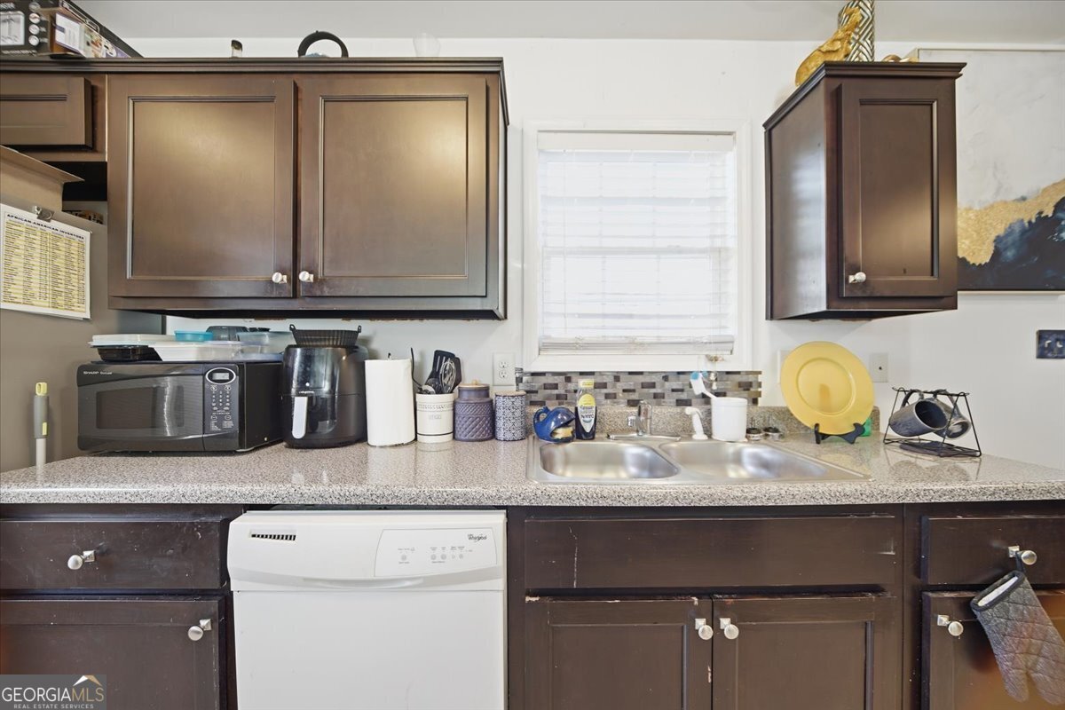 6283 Susan Lane Doraville - Photo 10