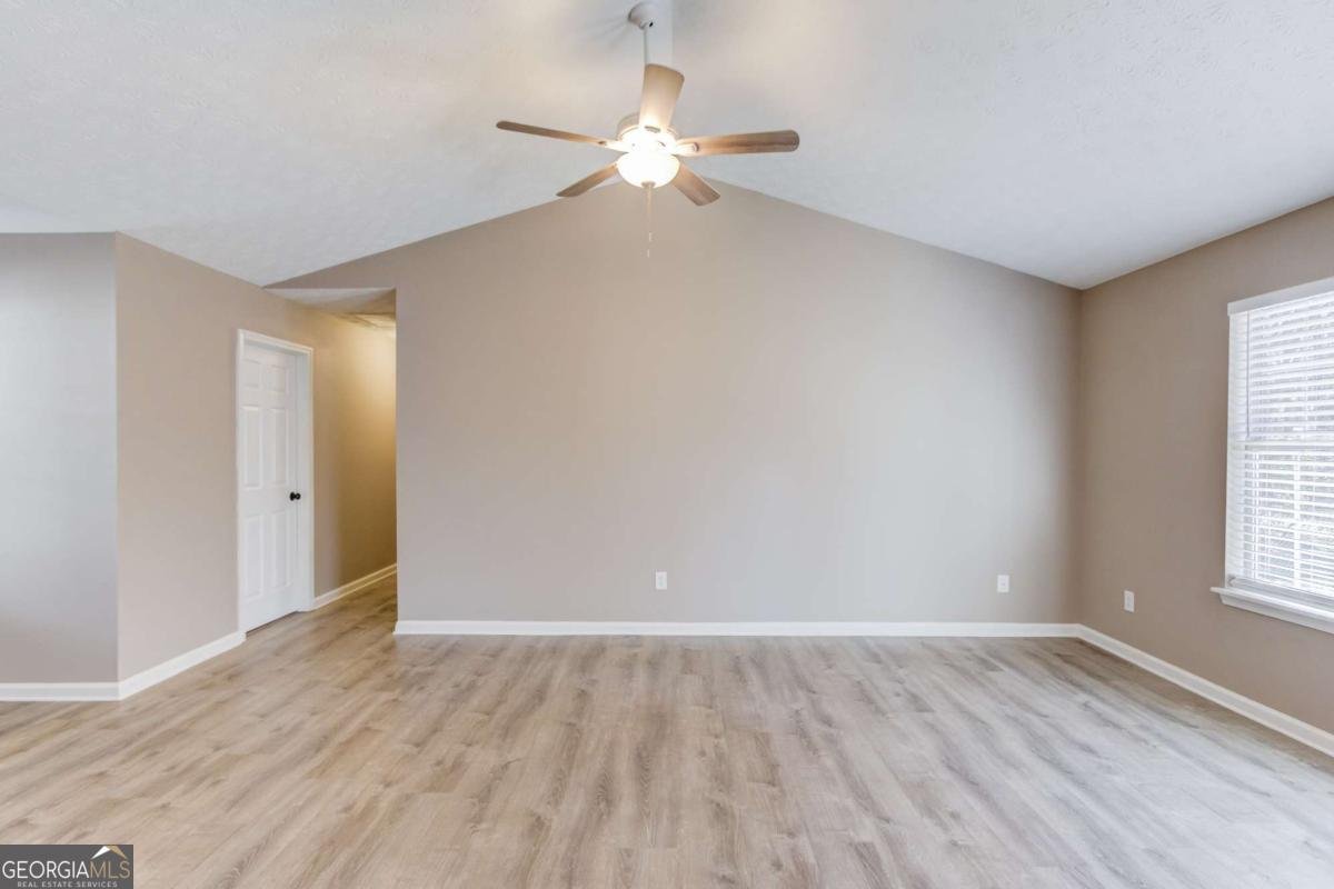 614 Anns Way Winder - 11